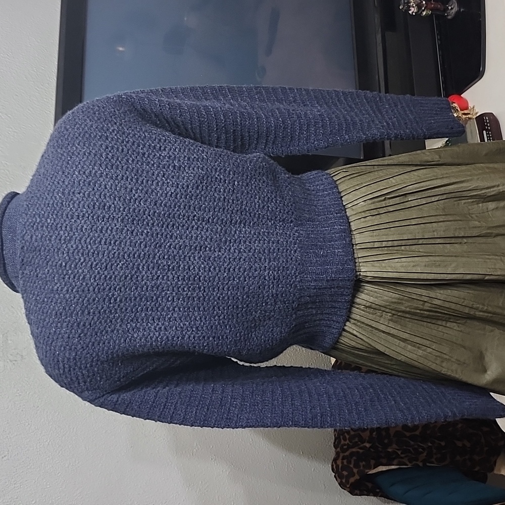 TSE $599 Navy Cashmere Cardigan Abalone Shell Buttons Cable Knit Crop Sz. M EUC - Picture 9 of 13